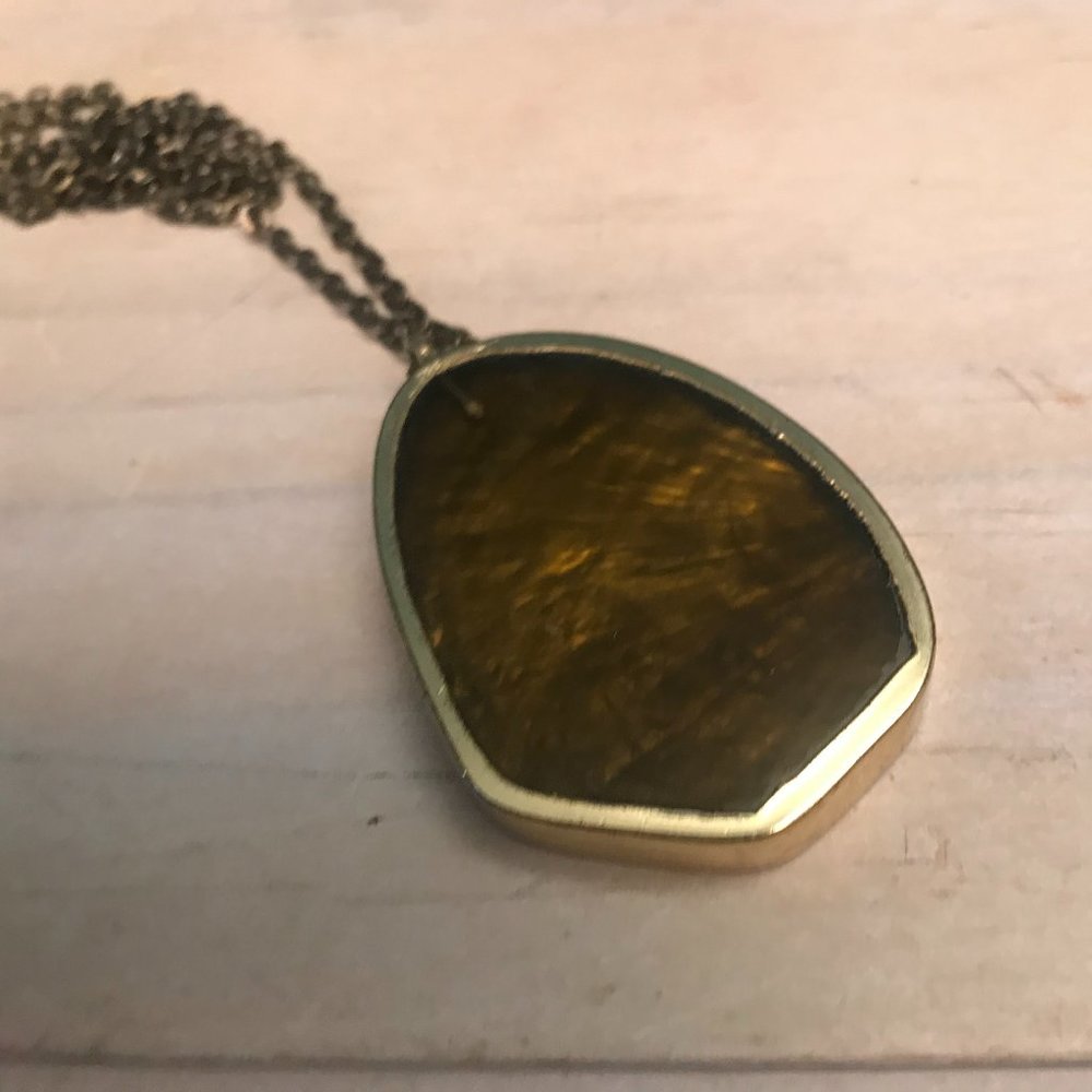 WOOD THEMED RESIN GOLD PLATED NECKLACE